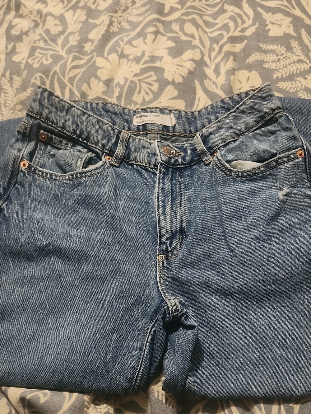 Garage Denim Slouchy  Medium Blue Straight Jeans Size 0, 24